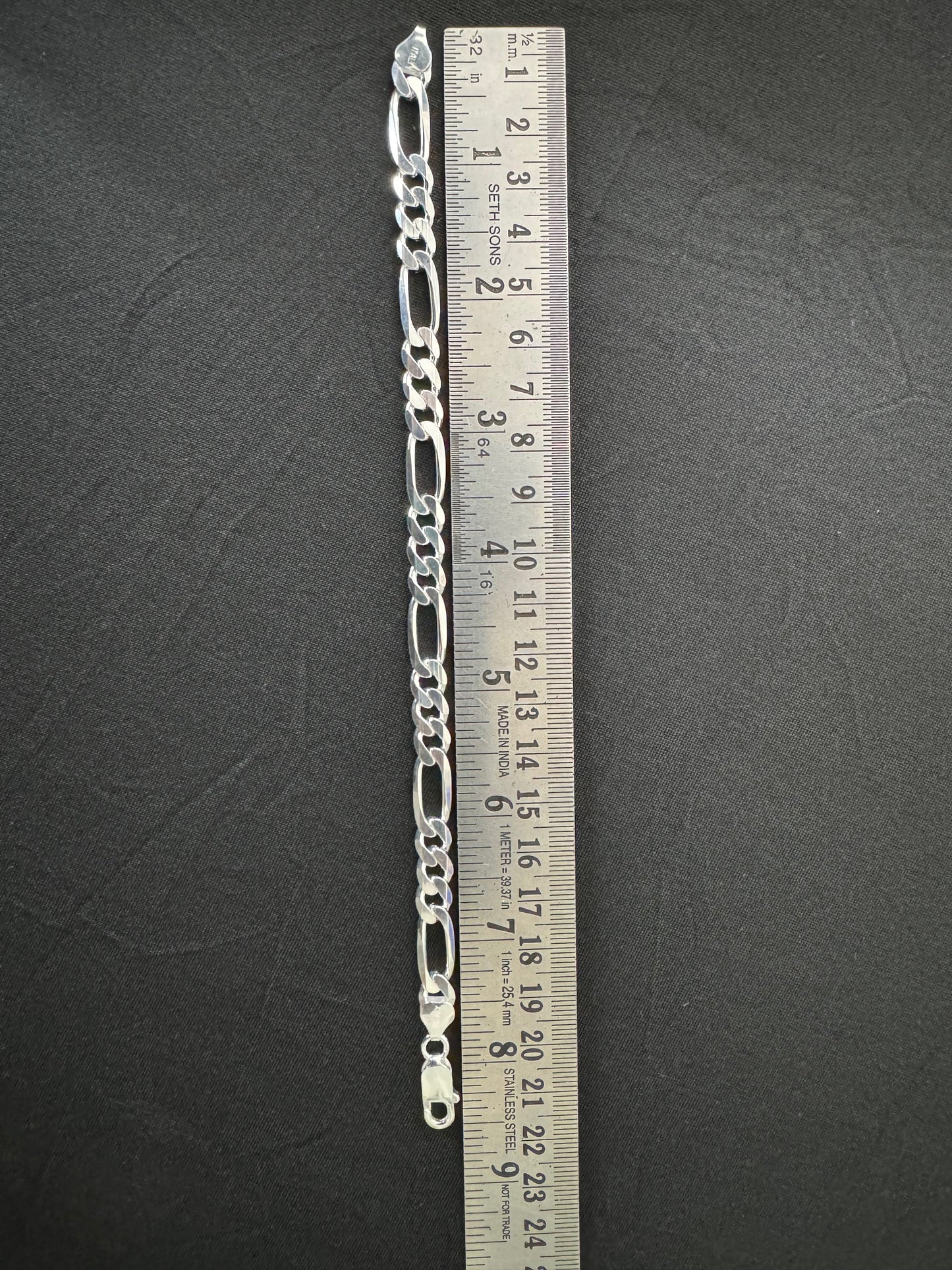 Item 10: Half-linked Cuban bracelet