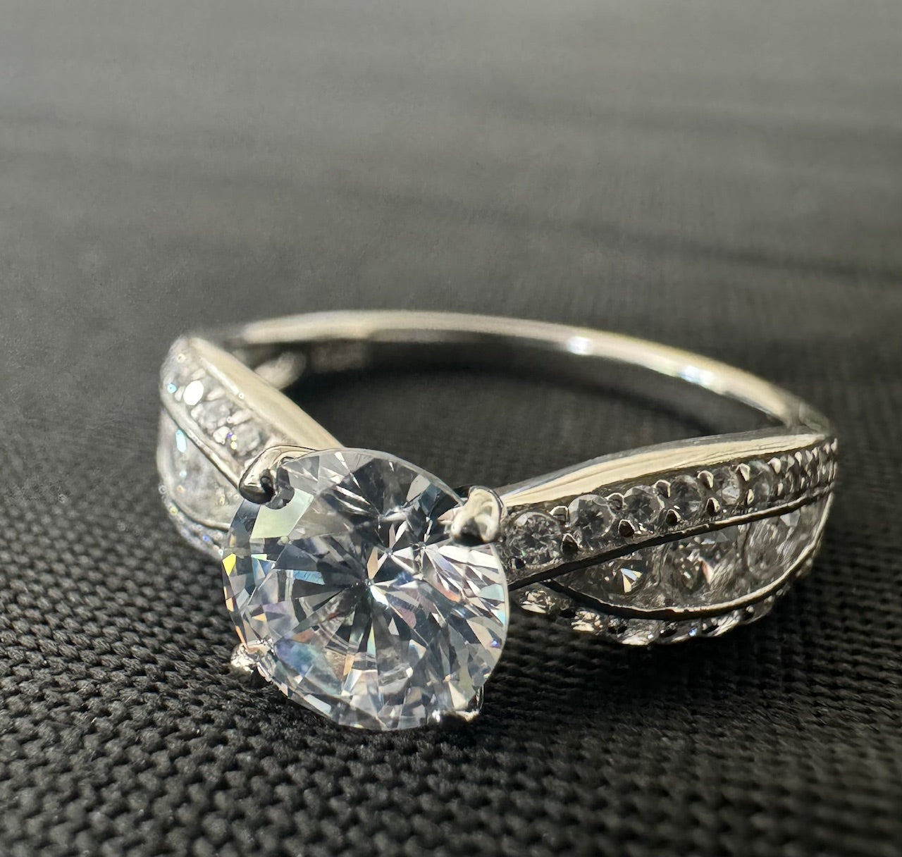 Item 27: Ladies Solitaire Diamond Ring