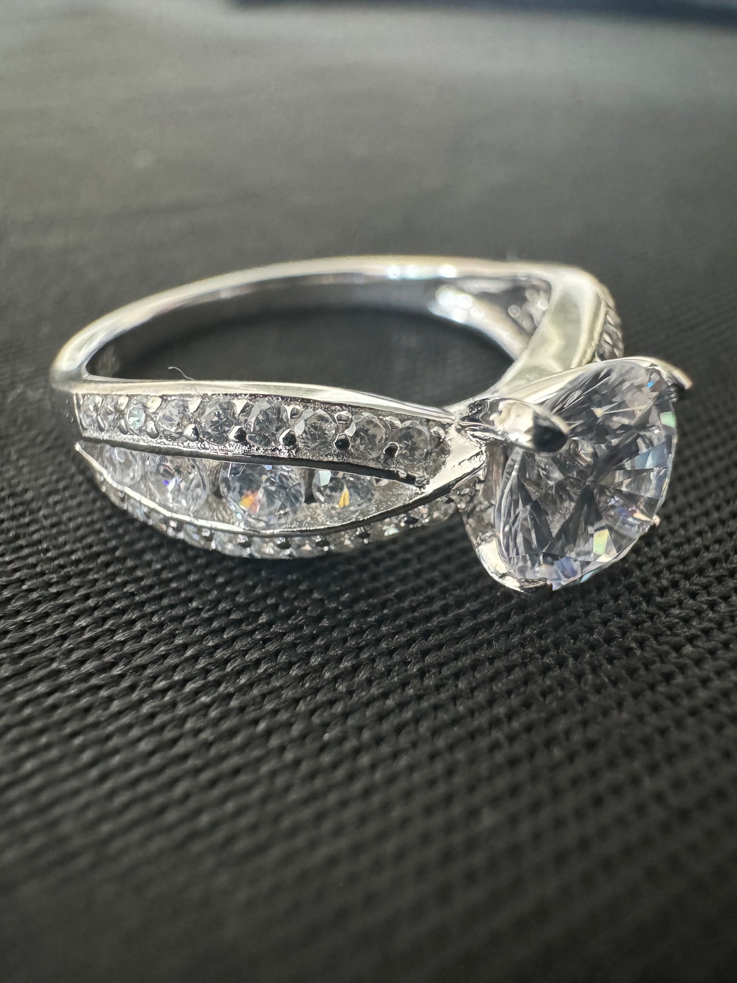 Item 27: Ladies Solitaire Diamond Ring