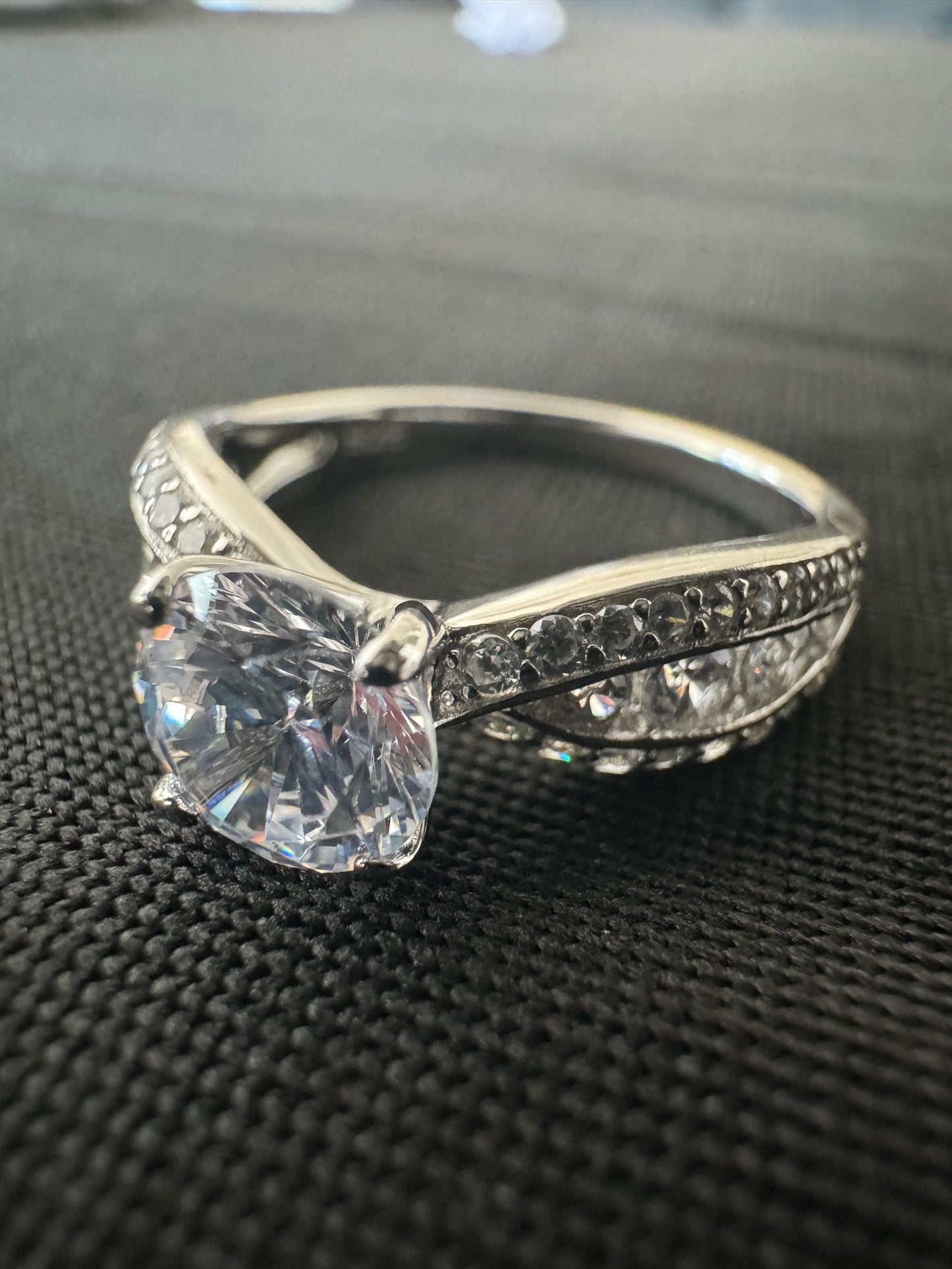 Item 27: Ladies Solitaire Diamond Ring