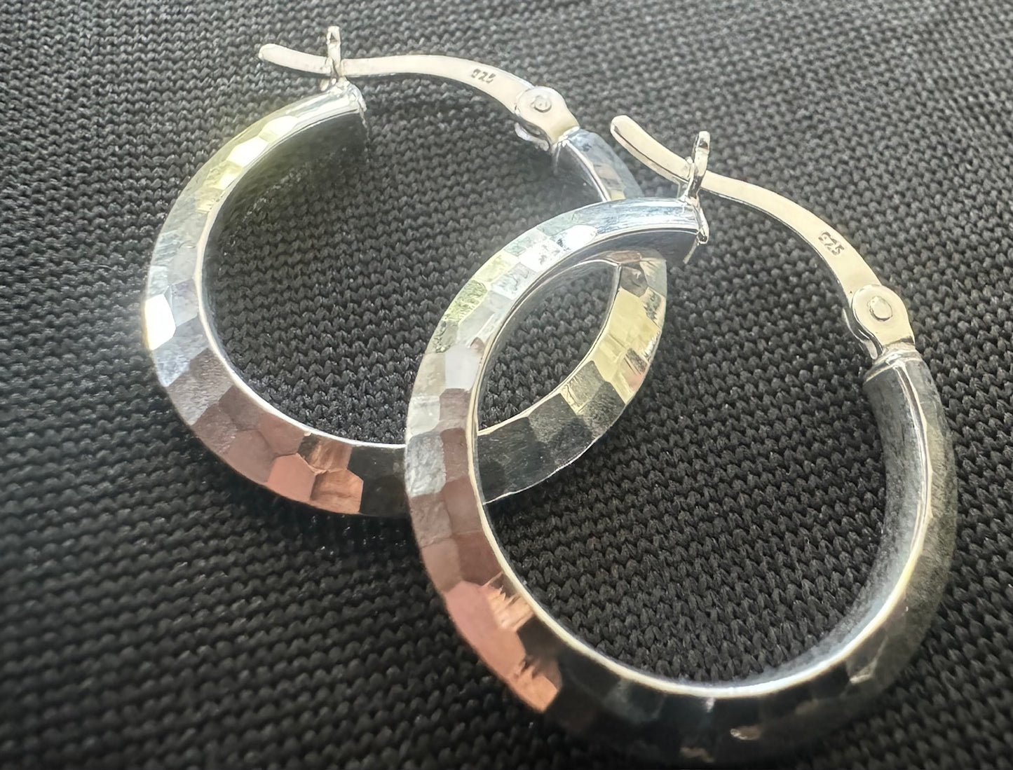 Item 50: Ladies Diamond Cut Hoops