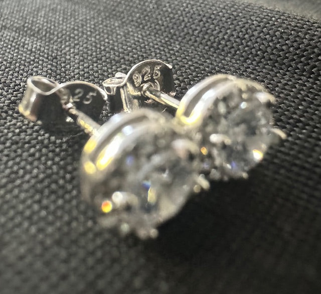 Item 58: Diamond Round Studs