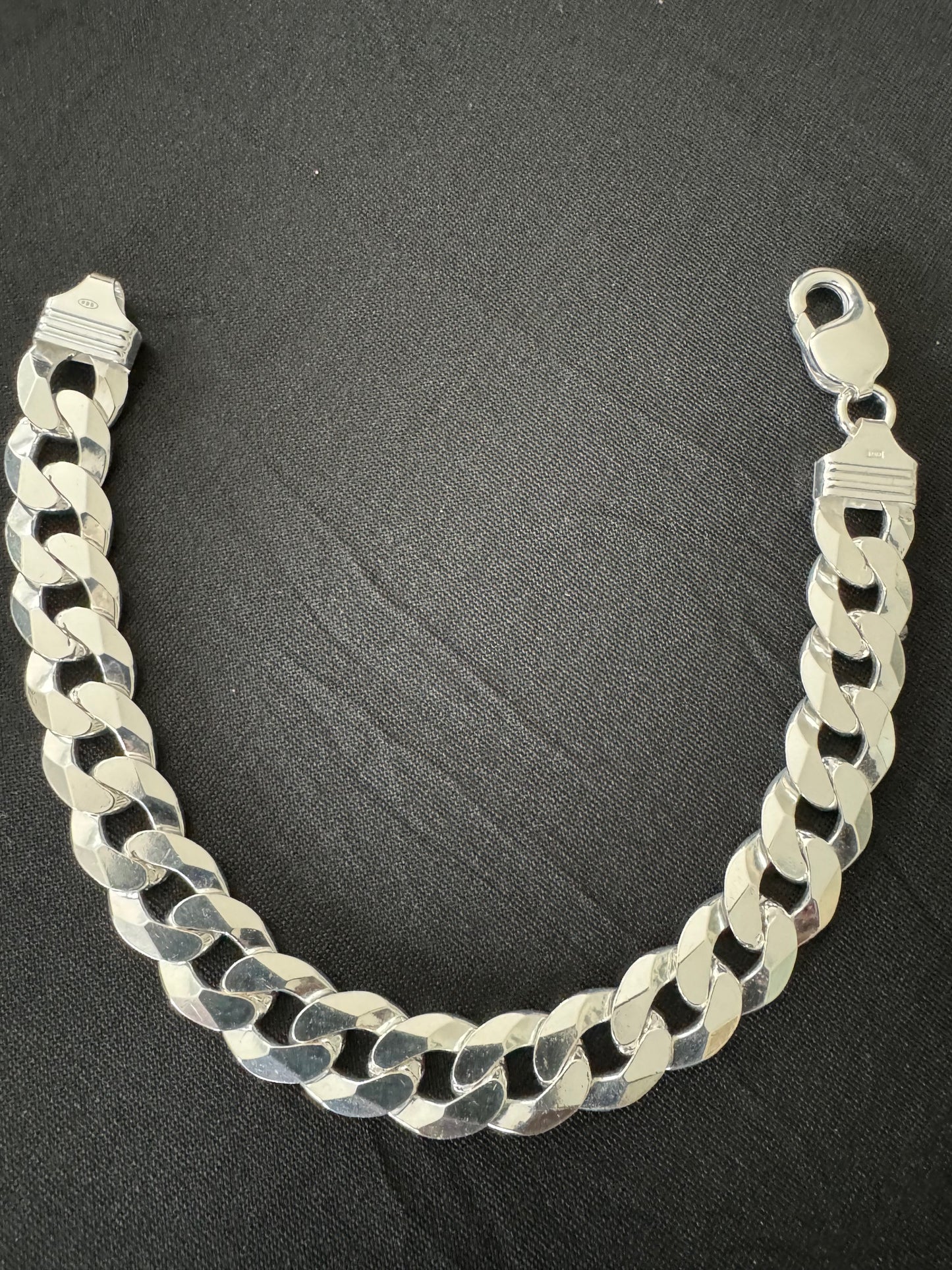 Item 6: Cuban linked MENS BRACELET