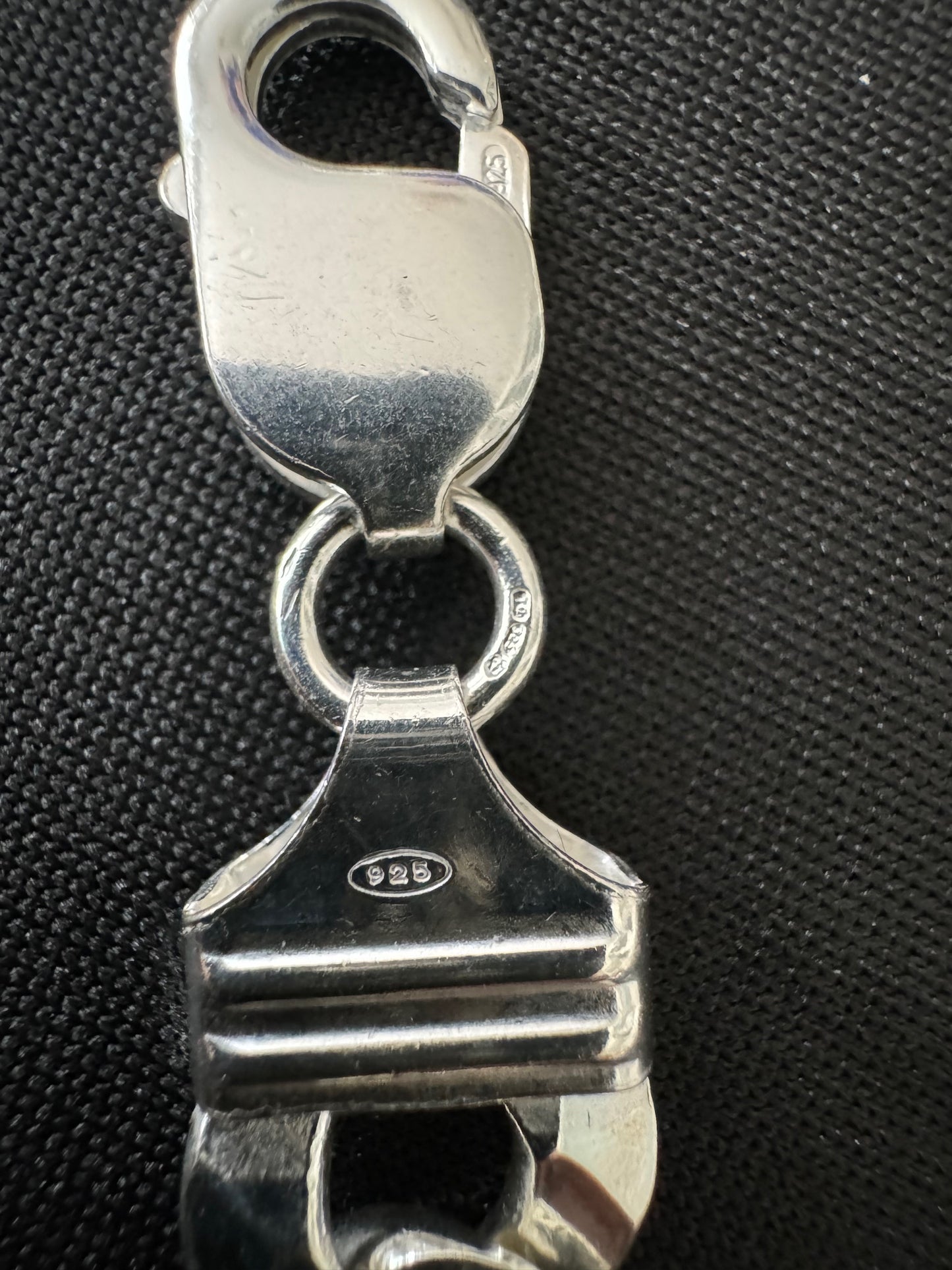 Item 6: Cuban linked MENS BRACELET