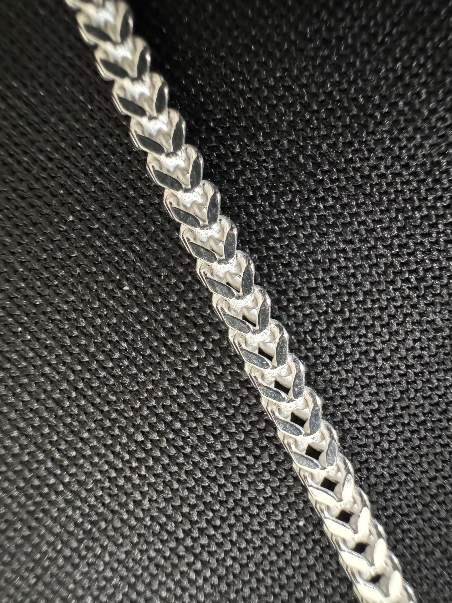 Item 7: Baby Cuban linked chain bracelet