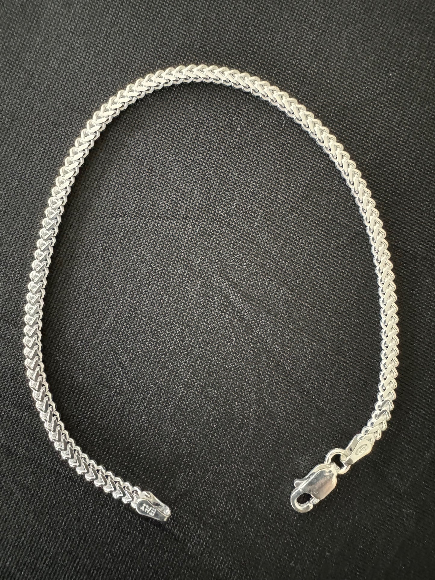 Item 7: Baby Cuban linked chain bracelet