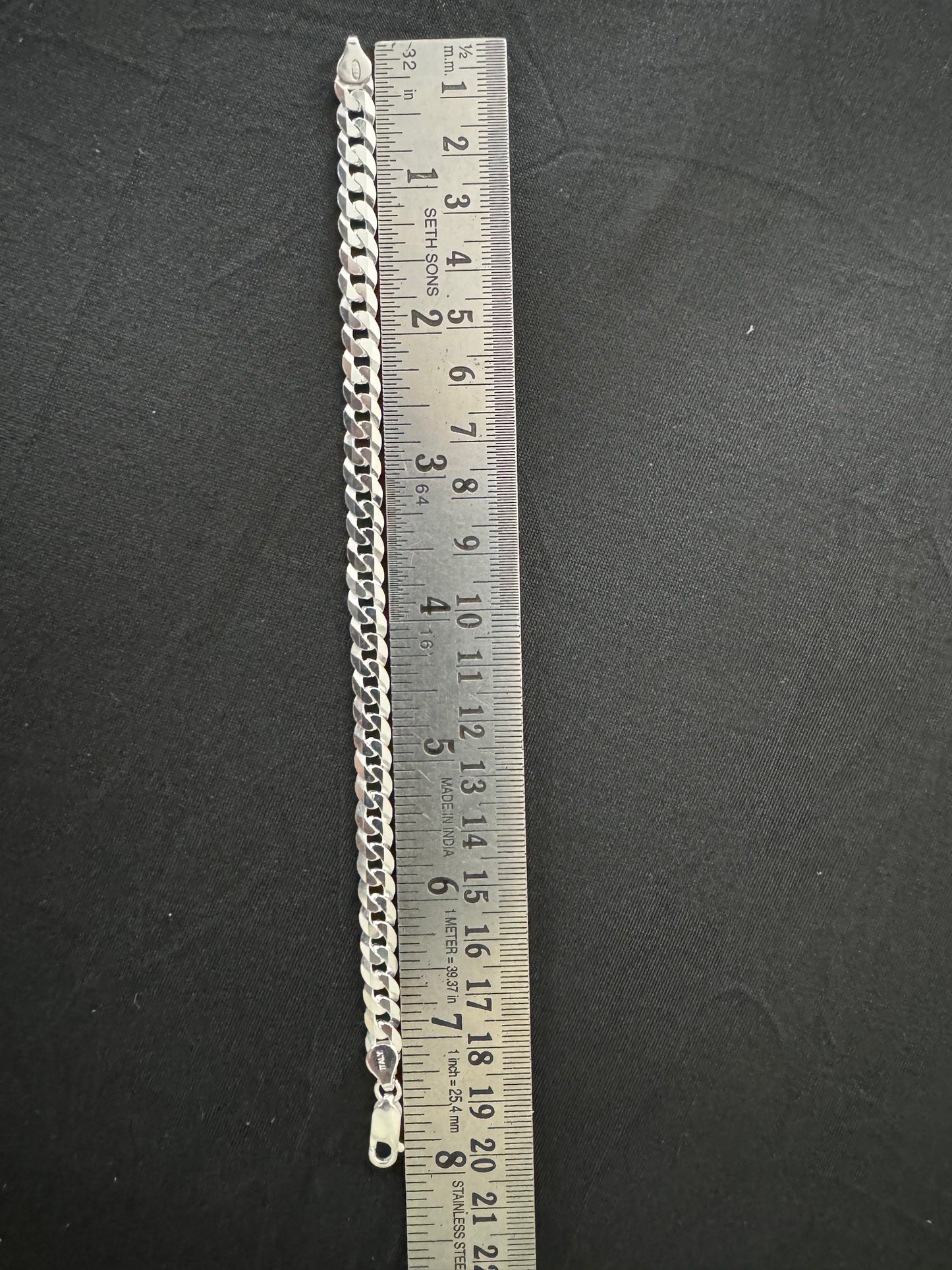Item 9: Cuban linked bracelet (Small)