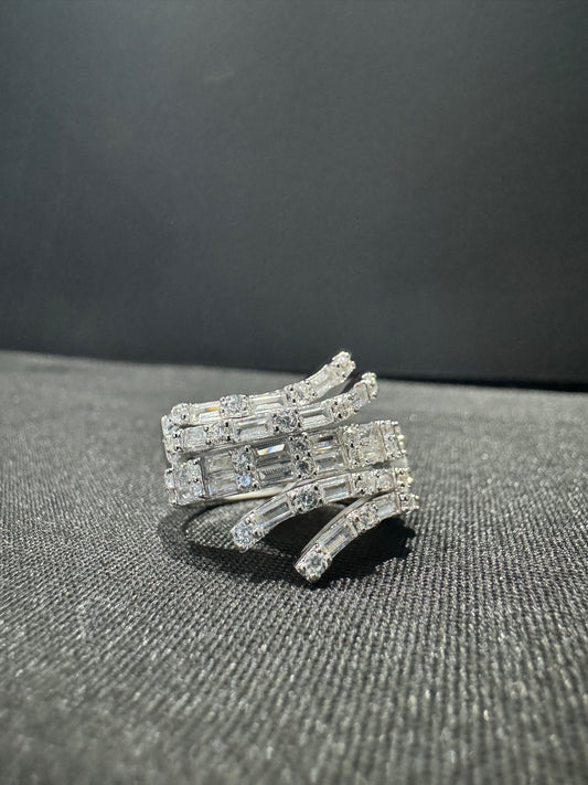 Item 25: Ladies Diamond Ring Twisted SIZE 7/O