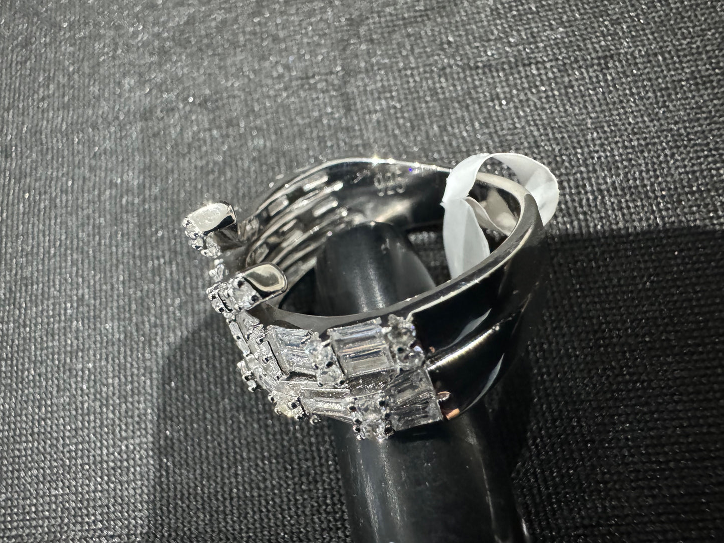 Item 25: Ladies Diamond Ring Twisted SIZE 7/O
