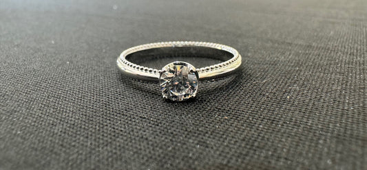 Item 29: Ladies Diamond Silver Patterned Ring
