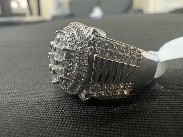 Item 33: Men's Circular Diamond Ring