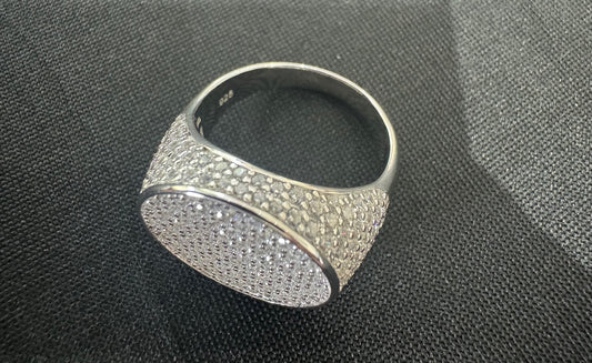 Item 35: Junior Oval Diamond Ring