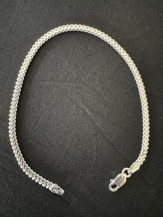 Item 7: Baby Cuban linked chain bracelet