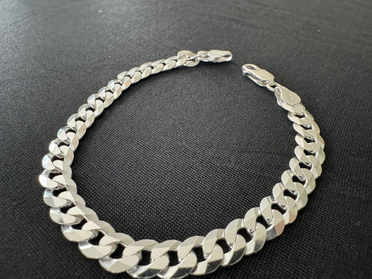 Item 9:  Cuban linked bracelet (Small)
