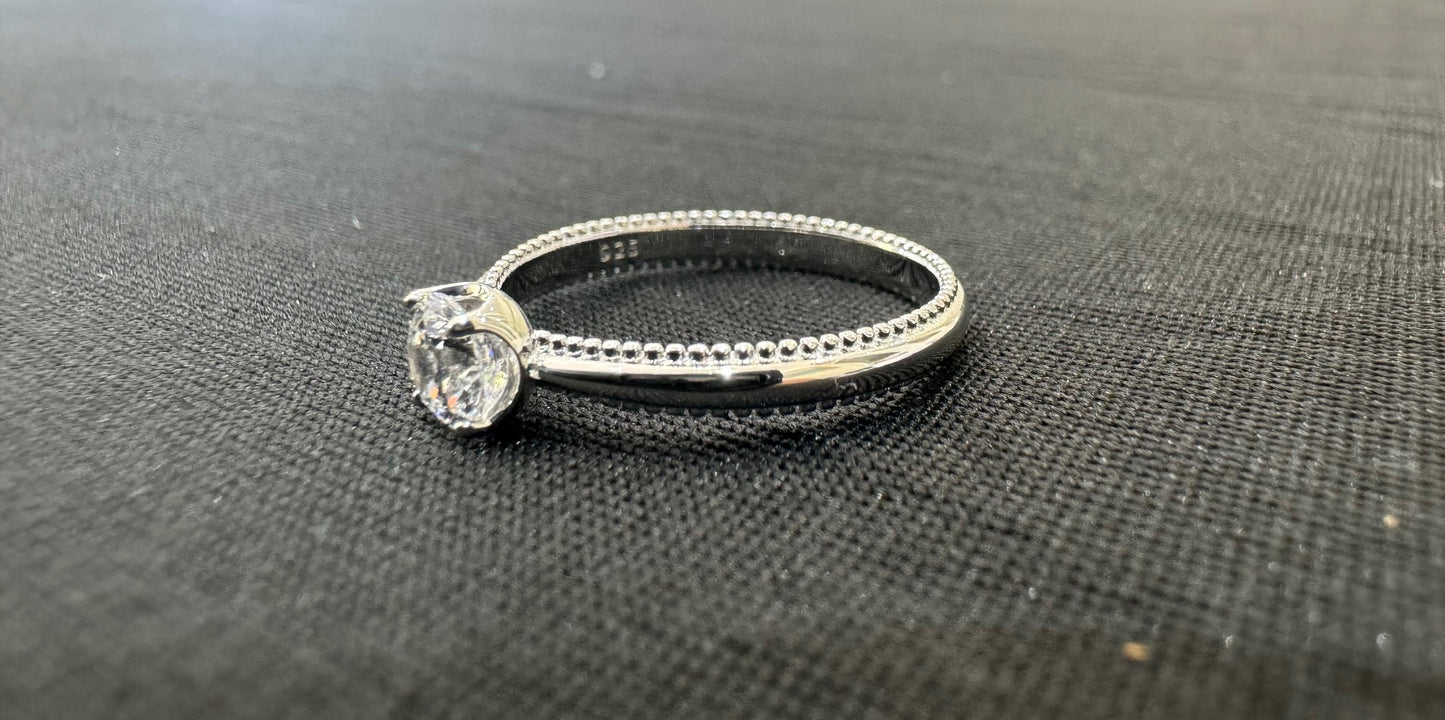 Item 29: Ladies Diamond Silver Patterned Ring